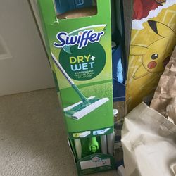 SWIFFER Dry+wet Mop New In Box. 