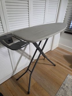 Metal ironing board