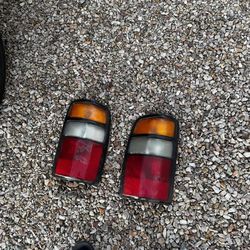 2000-2006 Chevy Tahoe tail lights