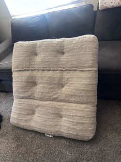 Kirkland Brand - Large Dog Bed - Tan/Brown