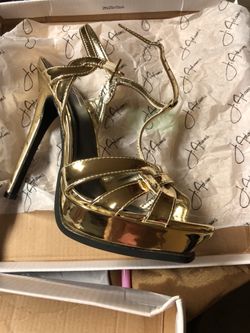 Gold heels- band new size 6 1/2