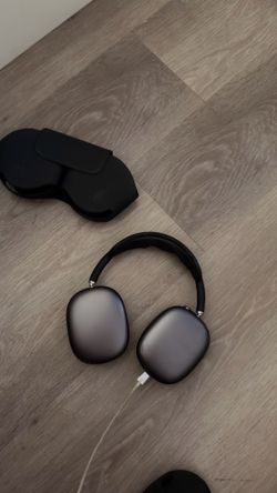 Apple AirPods Max Headphones Space Gray