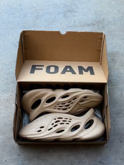 Yzy Foam RNNR Ochre