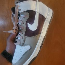 Nike Dunk High "Light Chocolate"