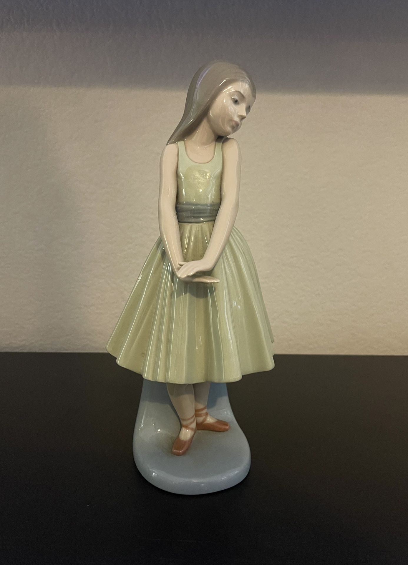Authentic Lladro After The Dance : Girl with Green Dress 5092