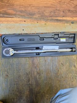 Pittsburgh 1/2" Drive Click Type Torque Wrench with Case
