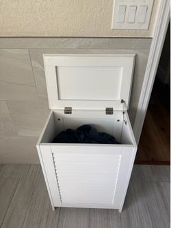 Wooden laundry basket