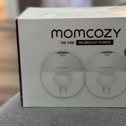 Mom Cozy M5 Breast pumps New!