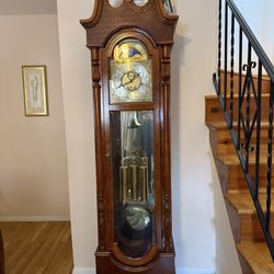 Ridgeway Grandfather Clock – Beautiful Traditional Floor Clock