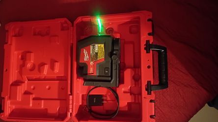 Milwaukee 100ft  USB rechargeable cross line laser