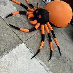 HALLOWEEN. INFLATABLE. Works And Looks Great 