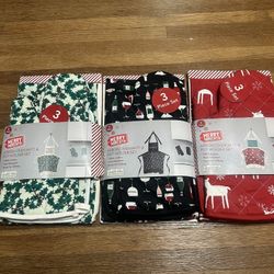 Holiday Oven Mitt/Apron/Pot Holder Set
