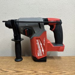 Milwaukee 2912-20 M18 FUEL 18V Lithium-Ion Brushless Cordless 1 in. SDS-Plus Rotary Hammer (Tool-Only)