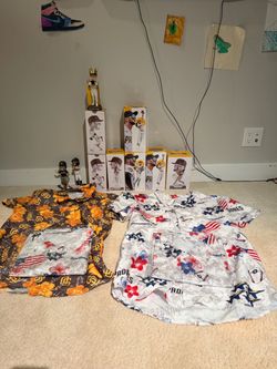 Padres bobbleheads and aloha shirts