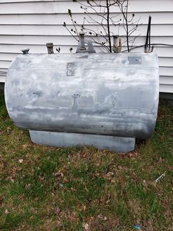 Oil tank 300 gallons used good condition