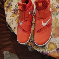 Nike shoes 