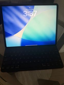 iPad Pro 3rd generation with  keyboard