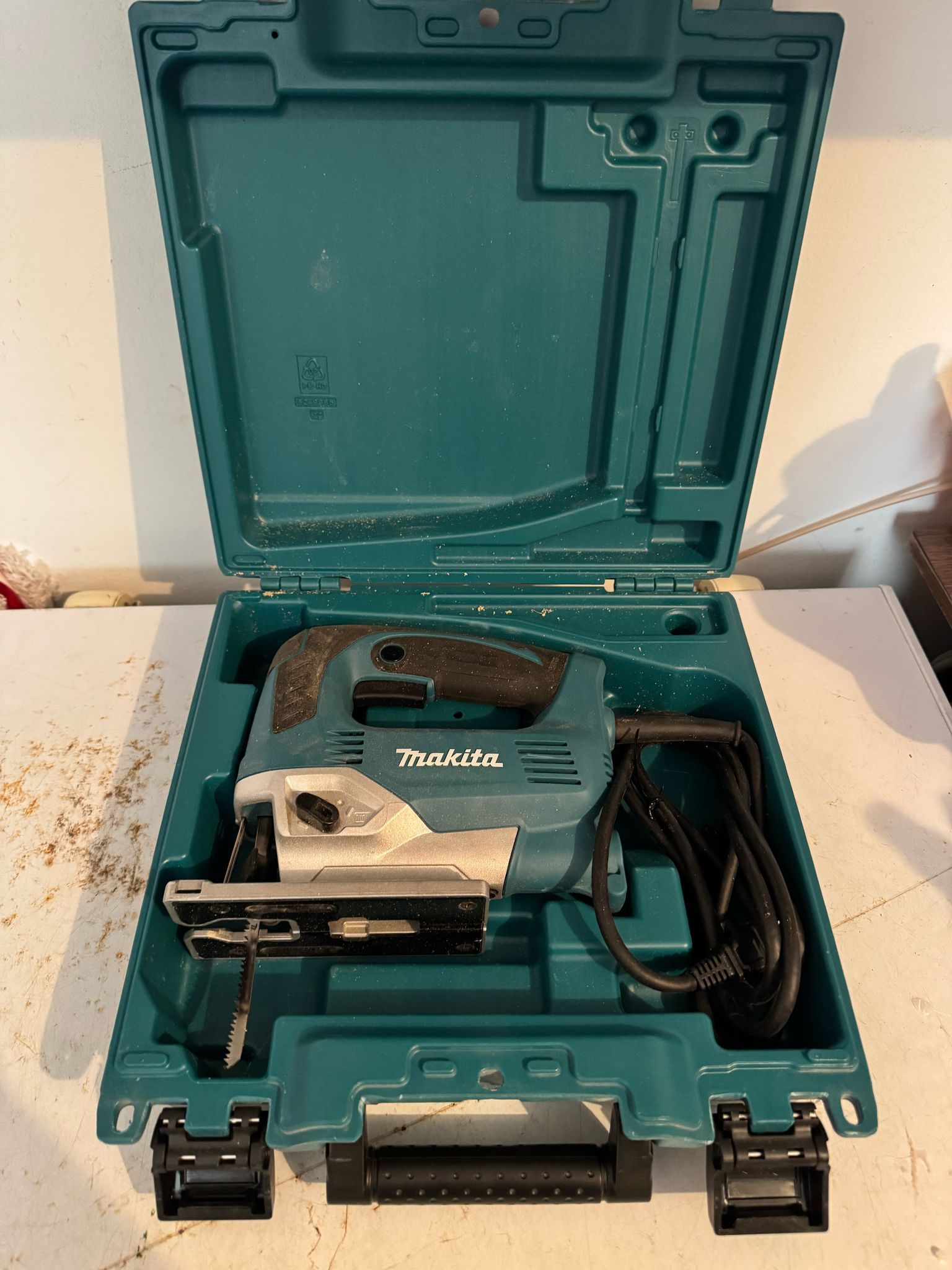 6.5 Amp Corded Variable Speed Lightweight Top Handle Jig Saw with Case - Makita