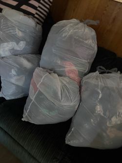 Vendo 13 bolsas de ropa mixtiada