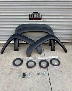 Chevy Silverado 2007. 2013 Fender Flare.