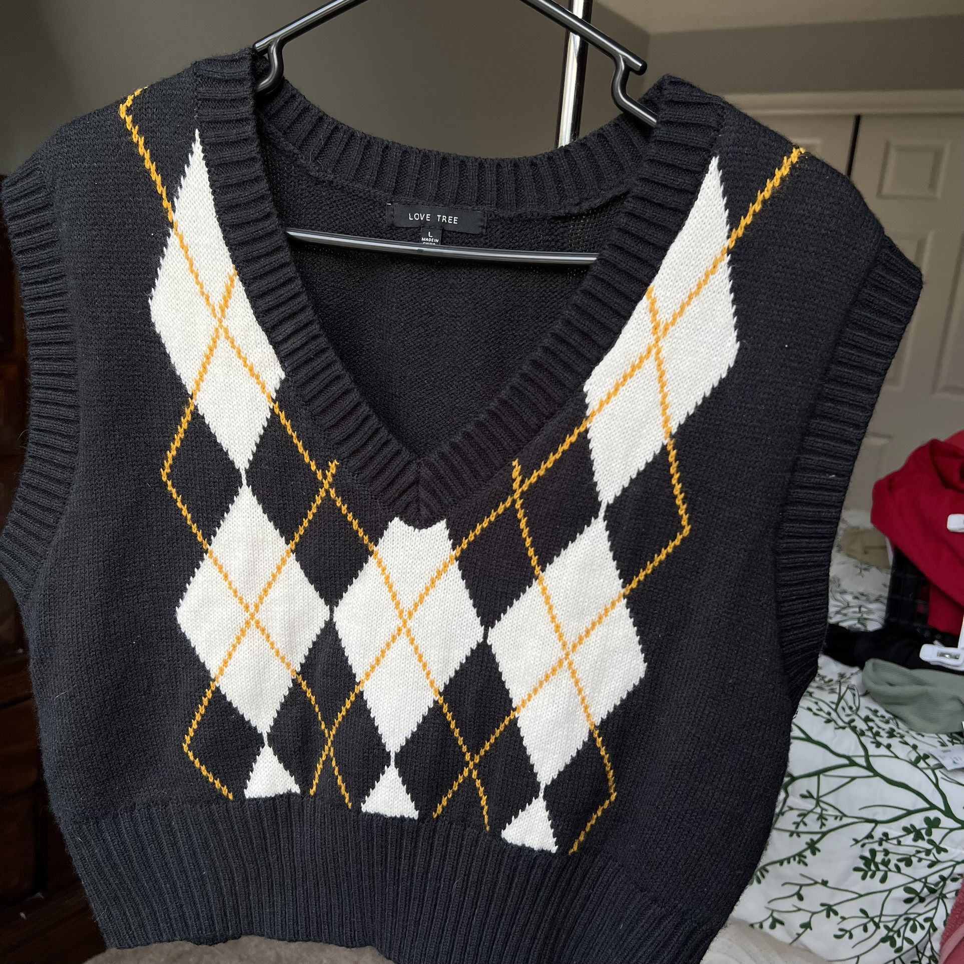 Jumper Size L Spring Fall Preppy Vibes V Neck