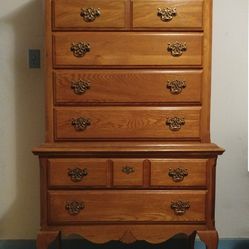 Kincaid Furniture Dresser 5 ft 9 in 7 Drawers