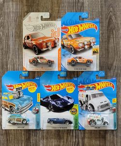 5 VARIOUS NEW HOT WHEELS VEHICLES MINT SEALED ON CARD, SEE DESCRIPTIONS 