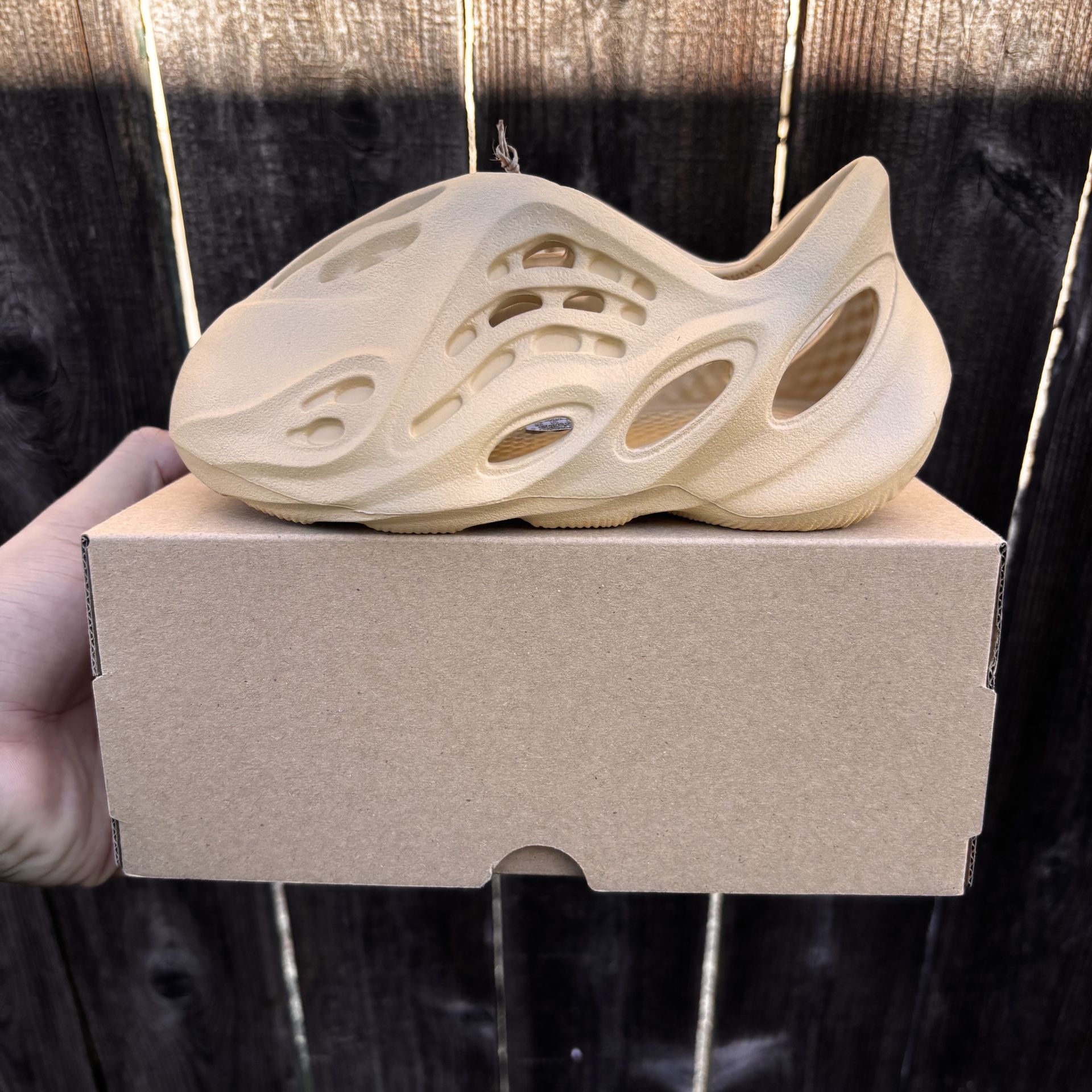 Adidas Yeezy Foam Runner Desert Sand - conticontadores.com.br