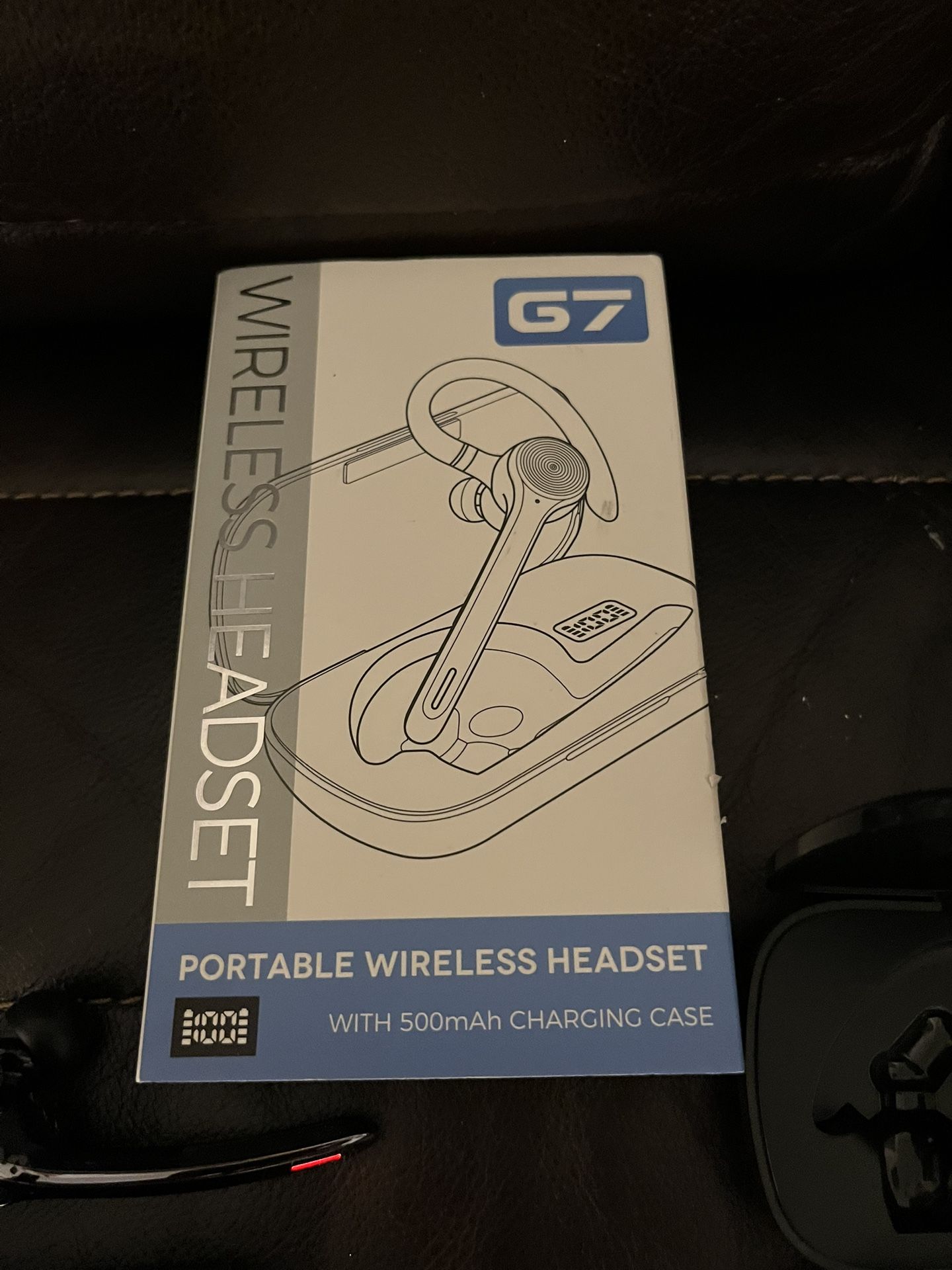 Portable Wireless Headset w/500mAh Charging Case