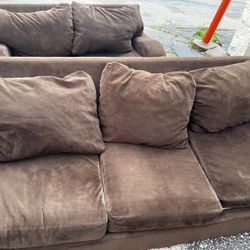 MICROFIBER BROWN COUCH 175 OBO FREE DELIVERY FREE DELIVERY  CUSHION ARE WET IN PIC FROM CLEANING 