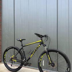 Giant Talon 2 – 29” Hardtail Mountain Bike – Large Frame - Men’s Bicycle Trail MTB Alumunium