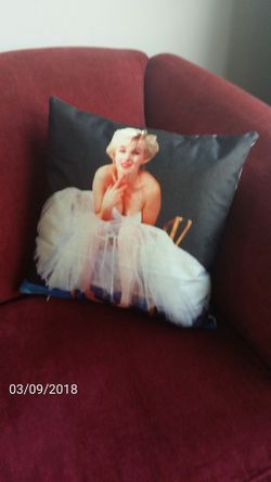 Marylin Monroe Pillow Bed Chair Couch