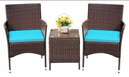 3-Piece Wicker Patio Set – Excellent Condition