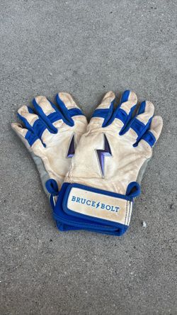 Bruce Bolt batting gloves