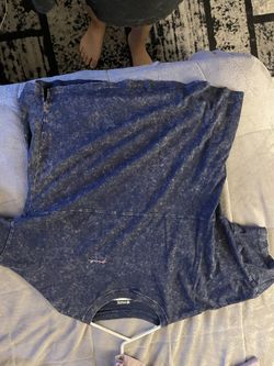 Victorias Secret PINK Large Varsity Tees