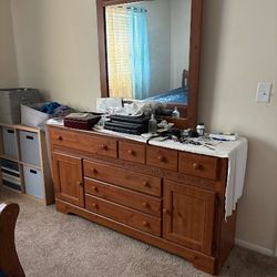  6 pieces Bedroom Set 