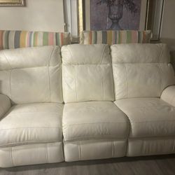 *Unreal Value!!!*---Charming White Leather Reclining Sofa---Pick Up Only!!!