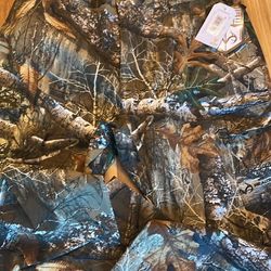 Men’s camo Hunting Pants Size large  