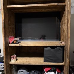 FREE TV STAND 