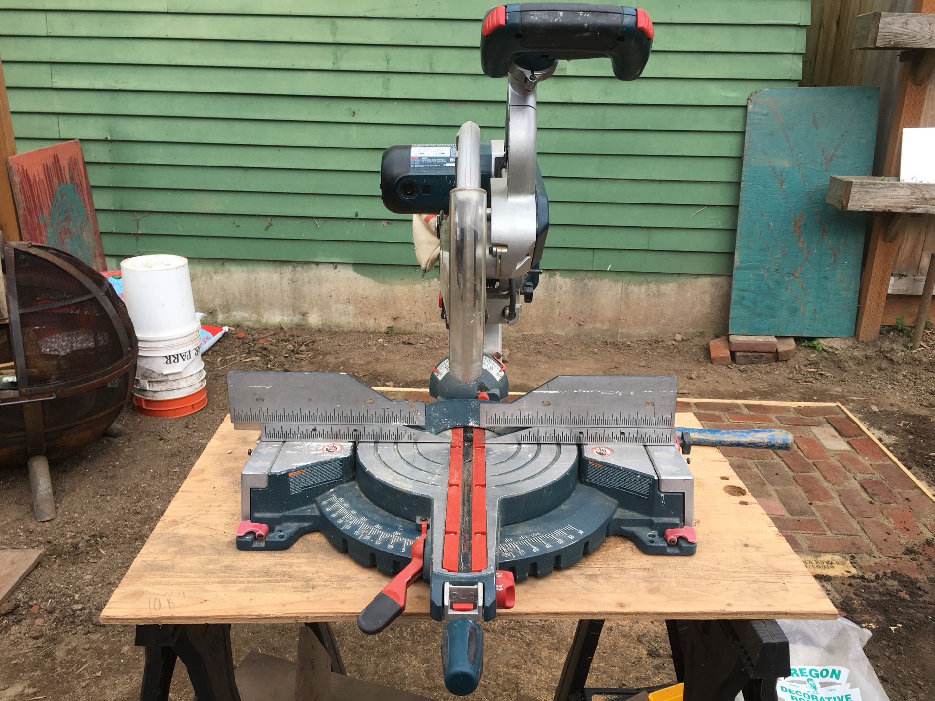 Bosch 5412L 12” dual bevel sliding compound miter saw for Sale in Portland, OR OfferUp