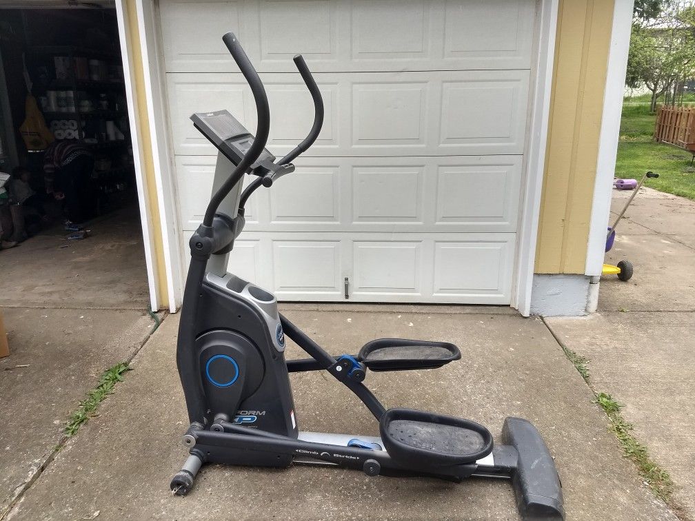 ProForm XP Stride Climber Elliptical Trainer. for Sale in Newberg, OR