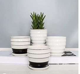 NEW IN BOX Black And White Ceramic Flower Pot 