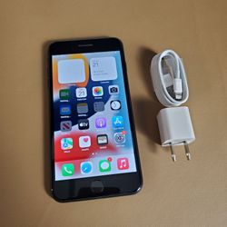 iPhone 7 Plus - UNLOCKED - Like New 