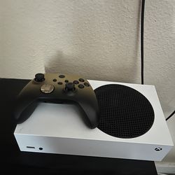 Xbox Series S (controller too)