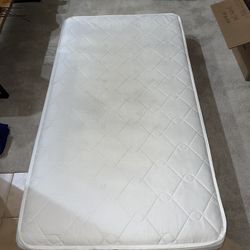 Non-standard Size Mattress (bigger than Twin&smaller than Full)