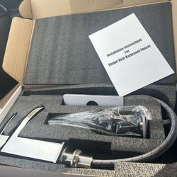 “New”Stylish Single Hole Bathroom Faucet(retail$59)