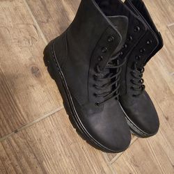 Doc Martens Combs Leather