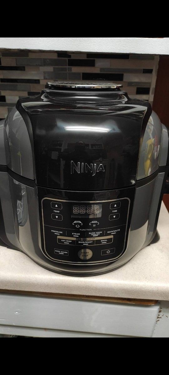 Huge Garage Sale/Great Items