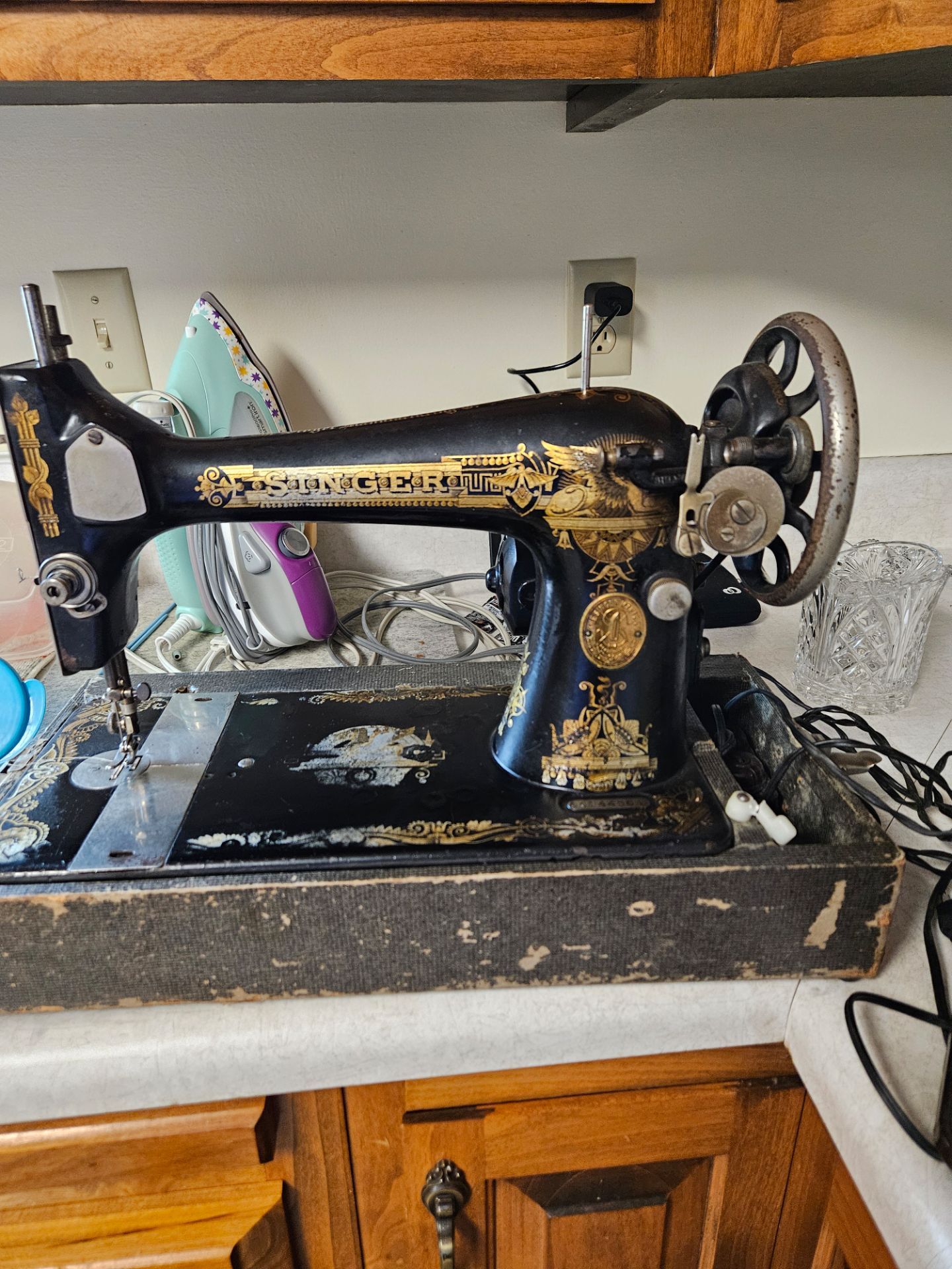 Singer sewing machine #GO144564