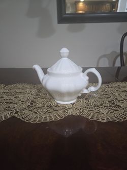 Ceramic Decorative Tea.pot